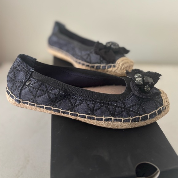 Simply Vera Vera Wang Black Flats with Bow Detail - Picture 1 of 2